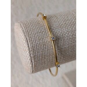 Vintage Avon Gold Tone Rhinestone Bangle Bracelet Signed © Avon